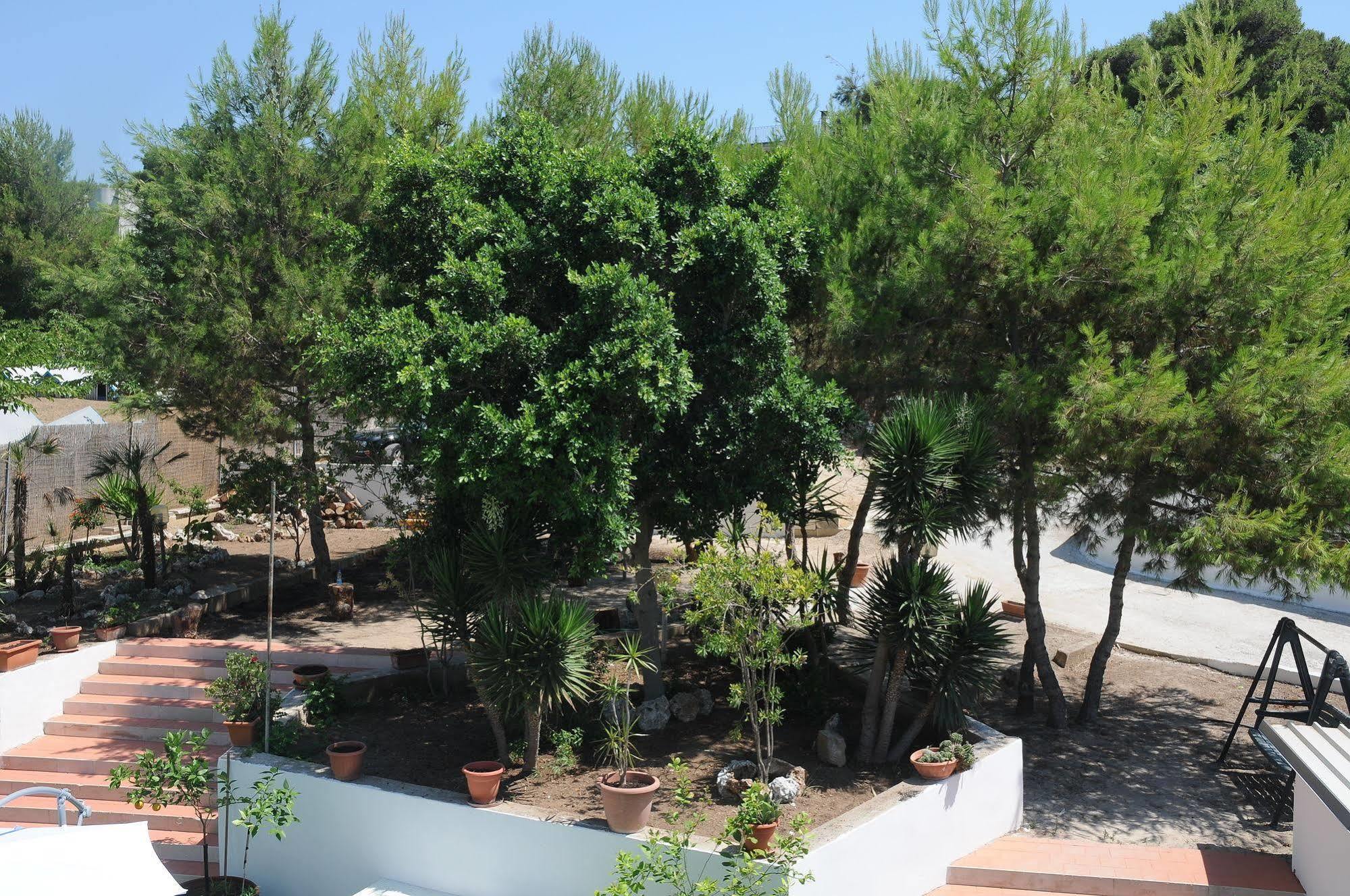 The Garden Aparthotel Pulsano Buitenkant foto